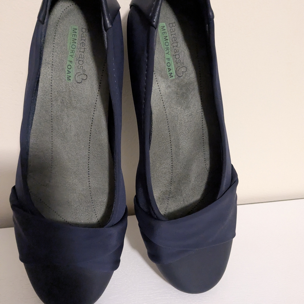 Baretraps Women's Navy Shoes size 7